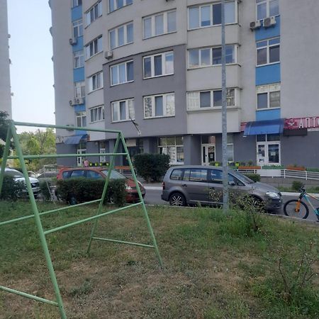 Видовые Апартаменты Kyiv Exterior photo